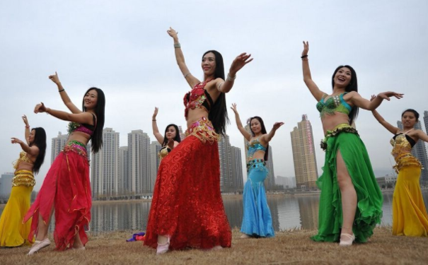为什么女性喜欢跳肚皮舞？女性跳肚皮舞的好处有哪些？(1)