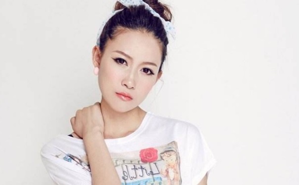 电脑办公久了颈椎痛怎么办？颈椎病通常有什么早期症状？(1)