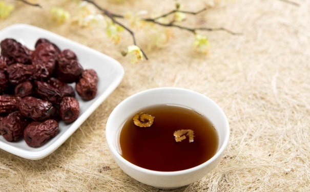 红枣丰胸的食谱有哪些？如何吃红枣有效丰胸？(1)