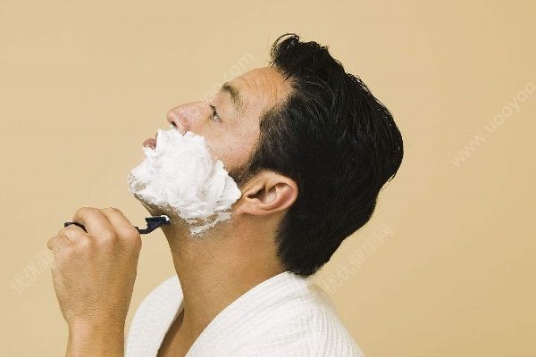 男人剃胡须要注意些什么？男人刮胡子这些事项需了解！(2)