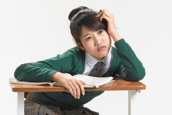 高三学生每天画画21个小时，亢奋过度致躁郁症欲自杀(2)
