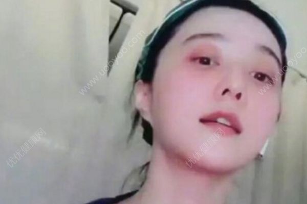 范冰冰头等舱中做美容，自创按摩法揉得一脸红肿(1)