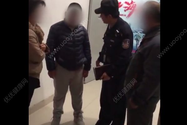 13岁少年被逼减肥躲进KTV飙歌：我想要怒放的生命(3)