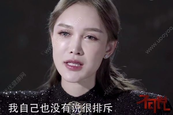 14岁被妈妈送去整形，未成年整容有哪些危害？(3)