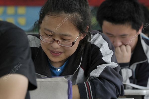 复读生发挥不理想痛哭弃考，高考没考好怎么办？(3)