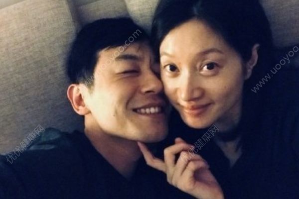 朱亚文沈佳妮得女，微博晒出二胎宝宝脚印照(2)
