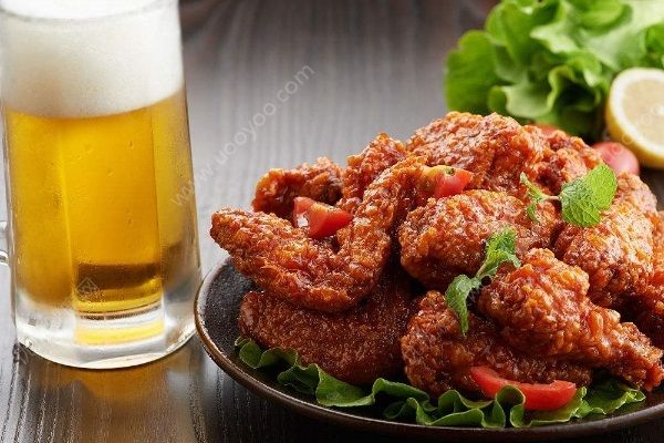 还在“炸鸡配啤酒”？韩机构调查：小心得痛风(1)