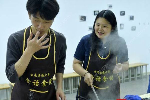 学生涮火锅修学分，这门课简直是吃货的福利！怎样在家自已做涮锅(3)