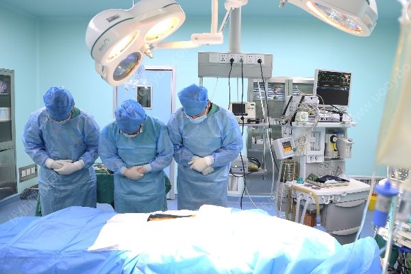 医院宣布被银环蛇被咬伤女孩脑死亡，建议家属放弃治疗(4)