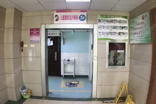 贵州两岁婴儿患艾滋：父母怀疑其在医院感染，国家卫健委介入调查(2)