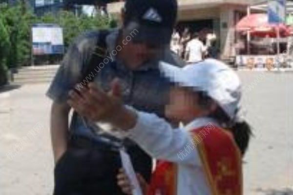 感谢女孩指路遭殴，网友：为什么群众对人贩子这么愤怒？(4)