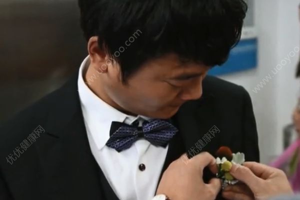 小伙为白血病女友举办病房婚礼，婚礼中途女友不幸病逝(3)