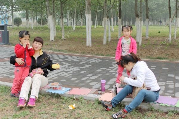 云南5岁女童失联9小时，找到时头发被剃光衣服被换(3)