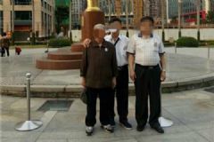 老人参加低价团猝死:两次提身体不适仍被要求逛店[多图]